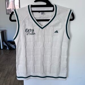 Sporty slightly oversized vest